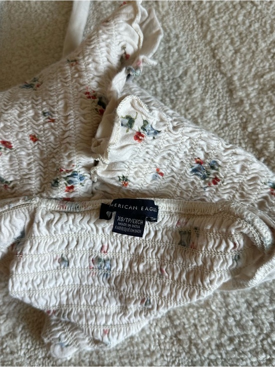 American Eagle Floral Halter Top with Adjustable Neck Tie - Picture 5 of 6
